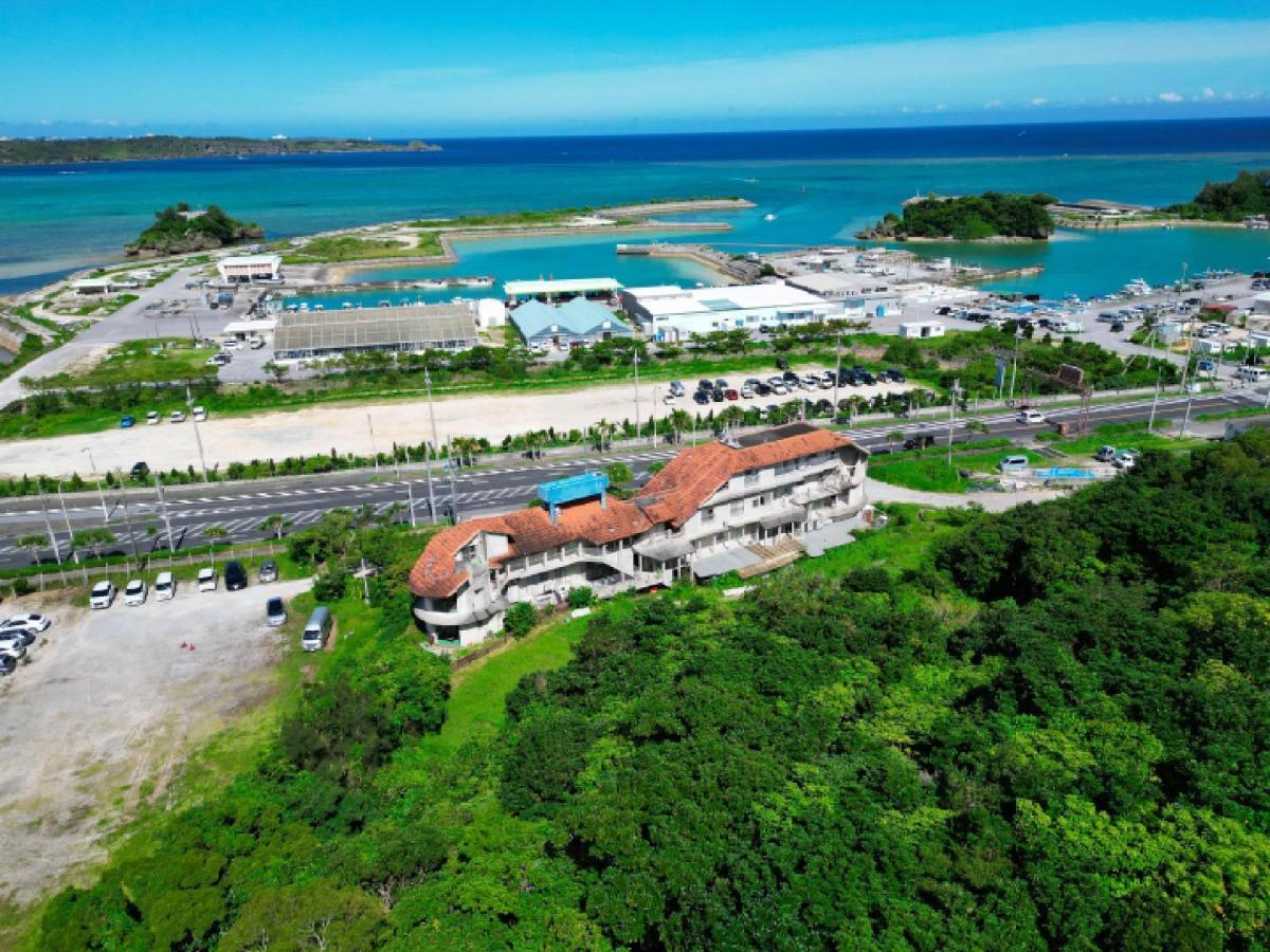 Buzz Resort Onna Exteriér fotografie