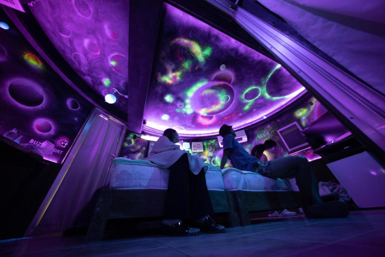 Buzz Resort Onna Exteriér fotografie